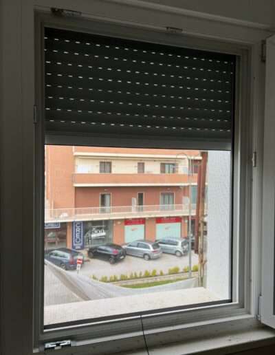 Monoblocco con tapparella Isernia_Infissi monoblocco_tapparella_kommerling_76_MD
