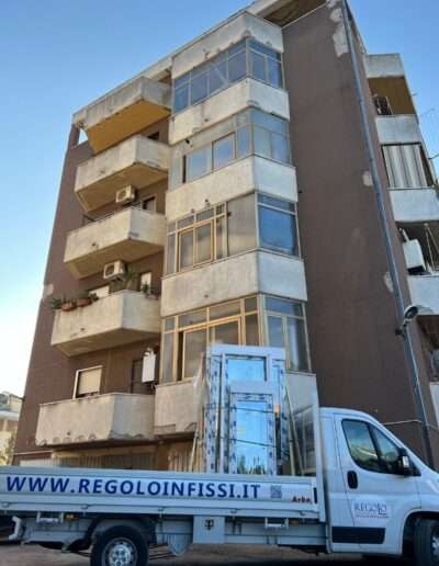 Monoblocco con tapparella Monoblocco con tapparella